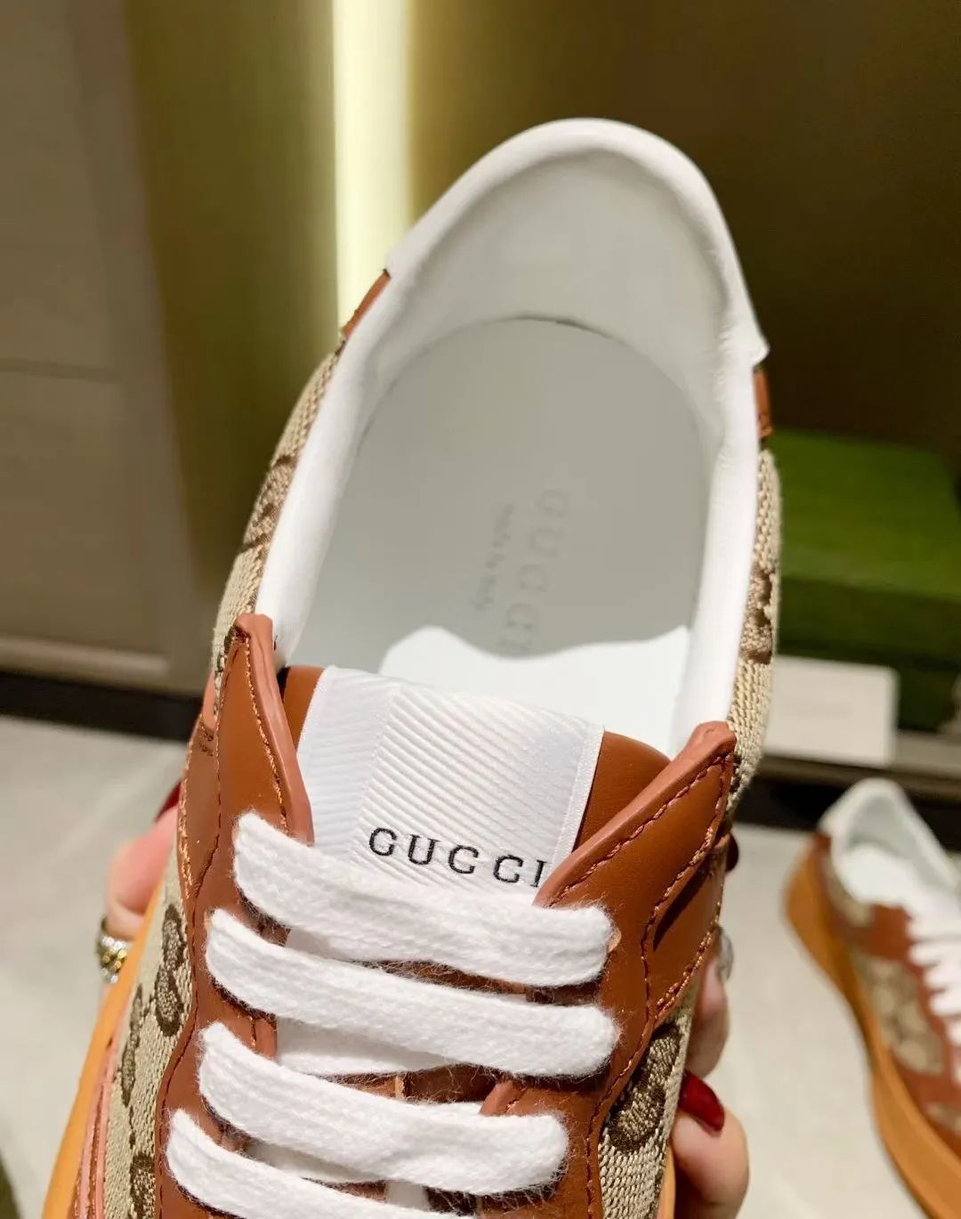 👟👟Ex-factory price 560👟👟 Men's size +10 Gucci2022 spring and summer new casual sports white shoes, purchasing version of the original version with a one-to-one molded IP light material sole! Upper calfskin, lining calfskin, foot pads calfskin. Complete purchasing version. Code number: female 35-40#, male 39-44# (45 customized)